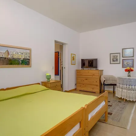 Adri Apartment *