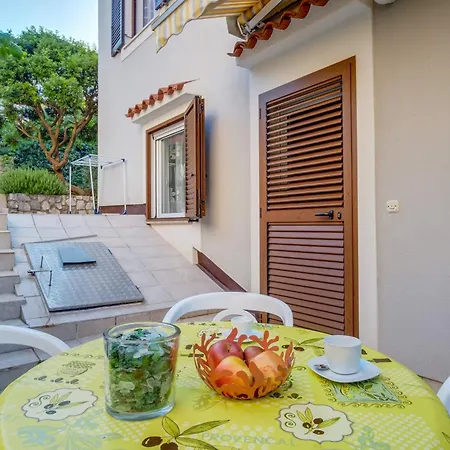 Adri Apartment Cunski